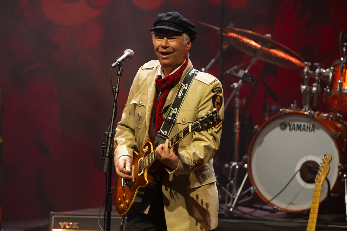 Tor Henning Olsen live på scenen